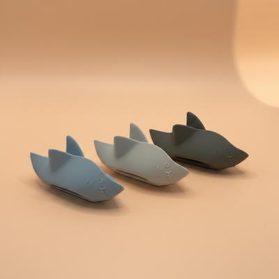 3 requins flottants